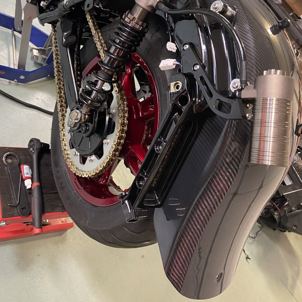 Geezer Engineering Carbon Fiber rear fender for 2009-up Harley touring models!