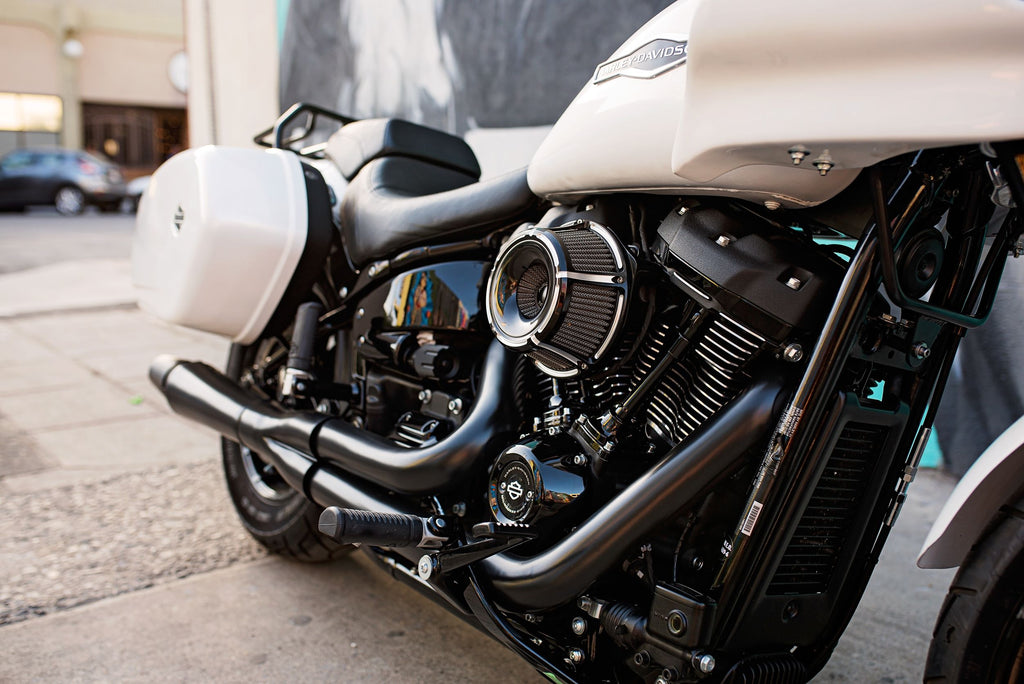 Thunderheader exhaust system for M8 Softail – Black heat shields on switchback