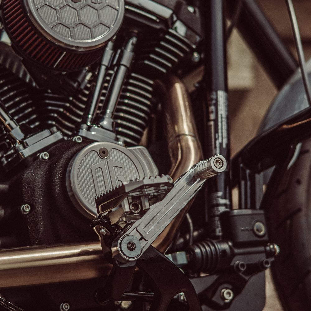 OG Raw aluminium Adjustable Brake Arm for Harley-Davidson M8 Softails mounted on a 2025 Low Rider S-FXLRS